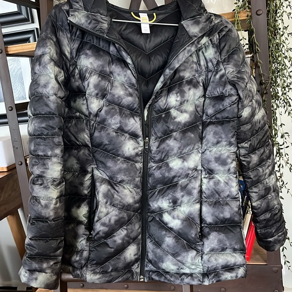 LOLE XS Packable Down Jacket with Hood. Excellent Condition - Picture 4 of 9